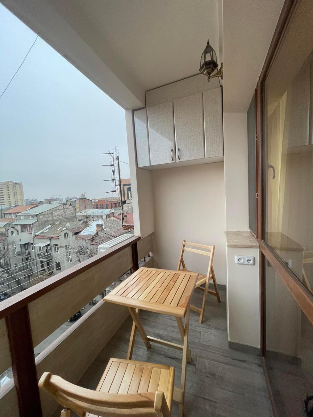 Republic Square Apartment Yerevan Exterior foto