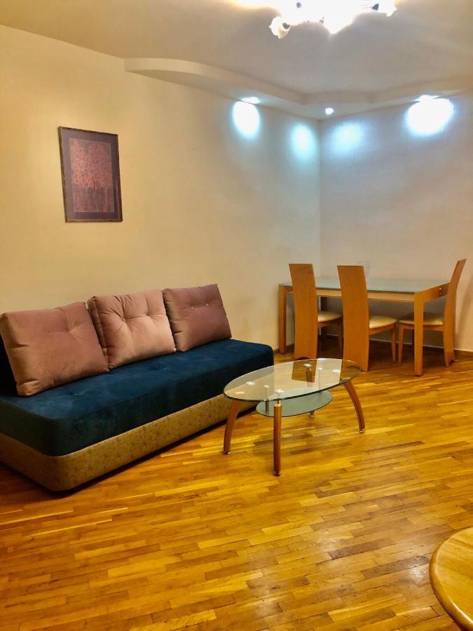 Republic Square Apartment Yerevan Exterior foto