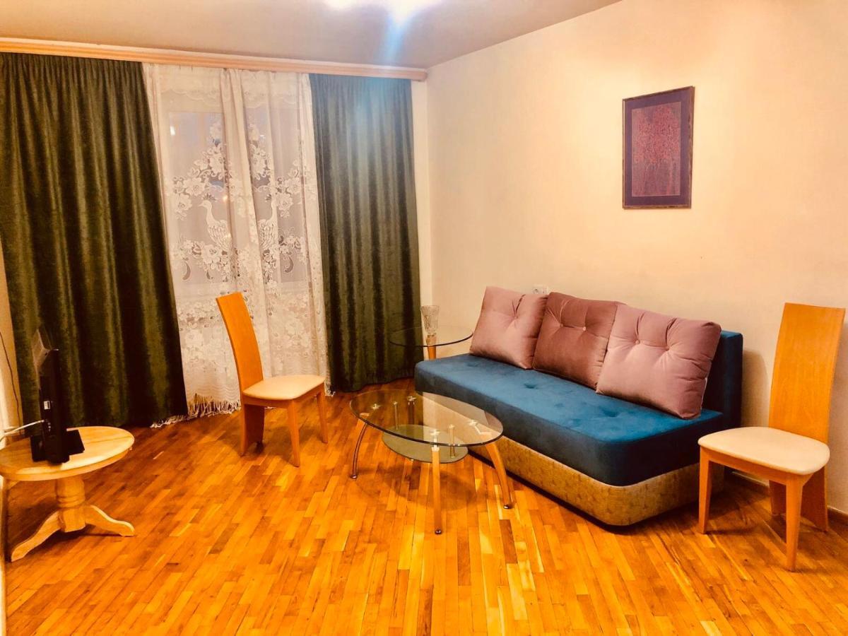 Republic Square Apartment Yerevan Exterior foto